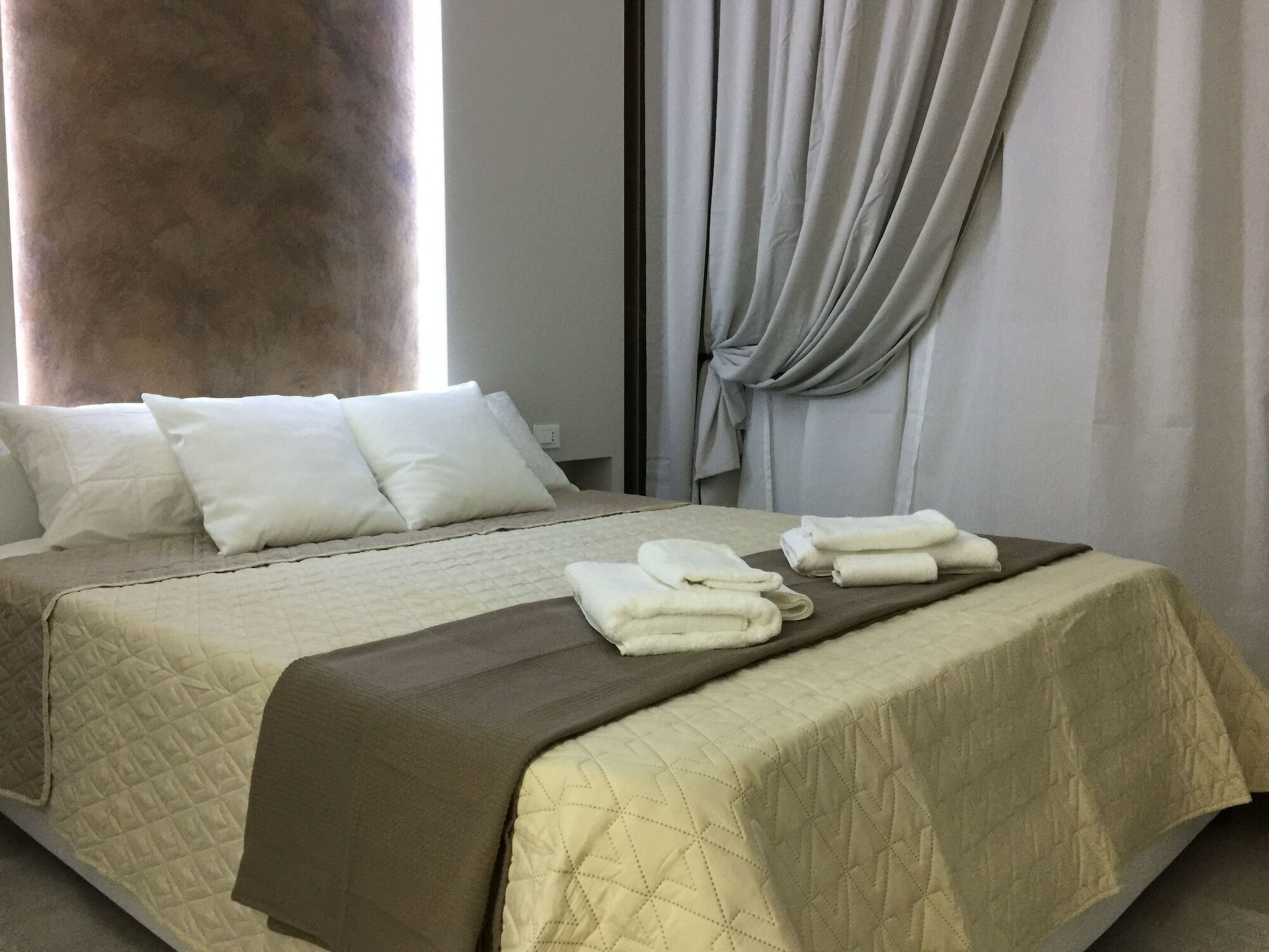 Turin Central Rooms 2*